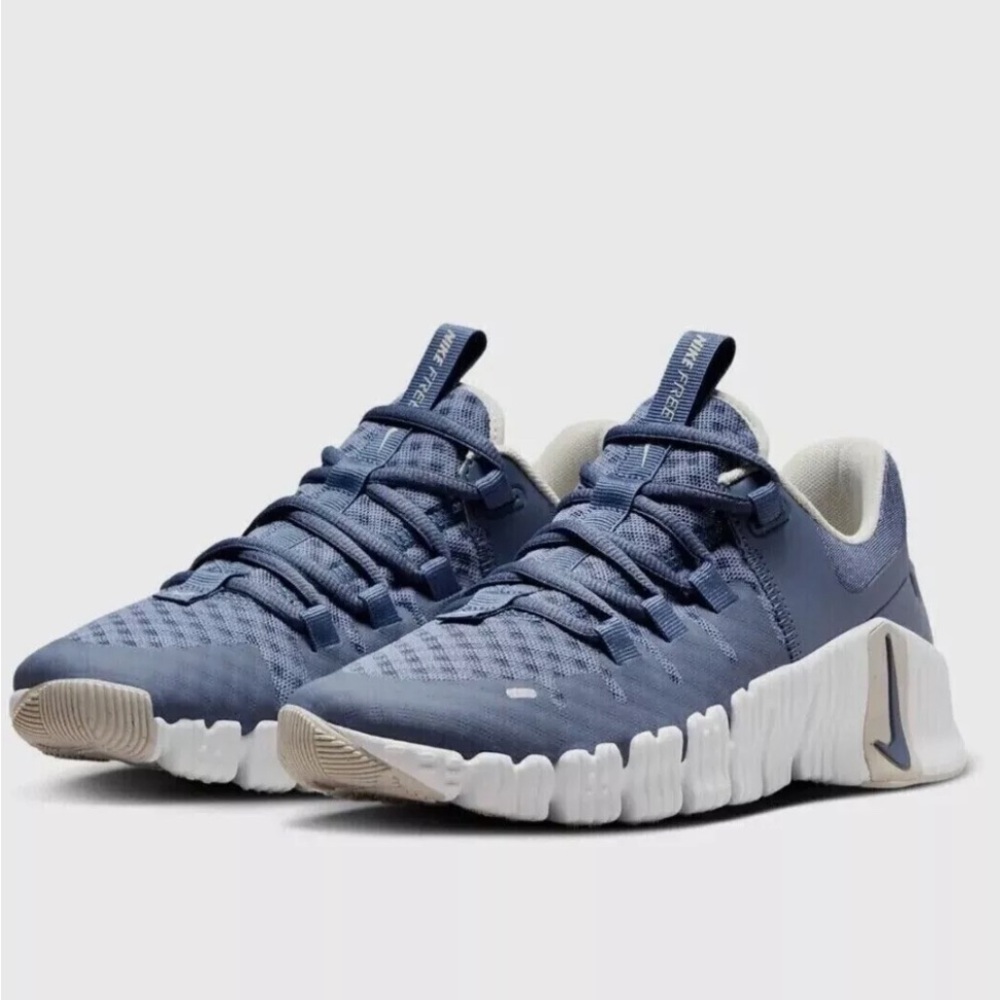 Brand New with Box! W Nike Free Metcon 5 Blue size 7.5